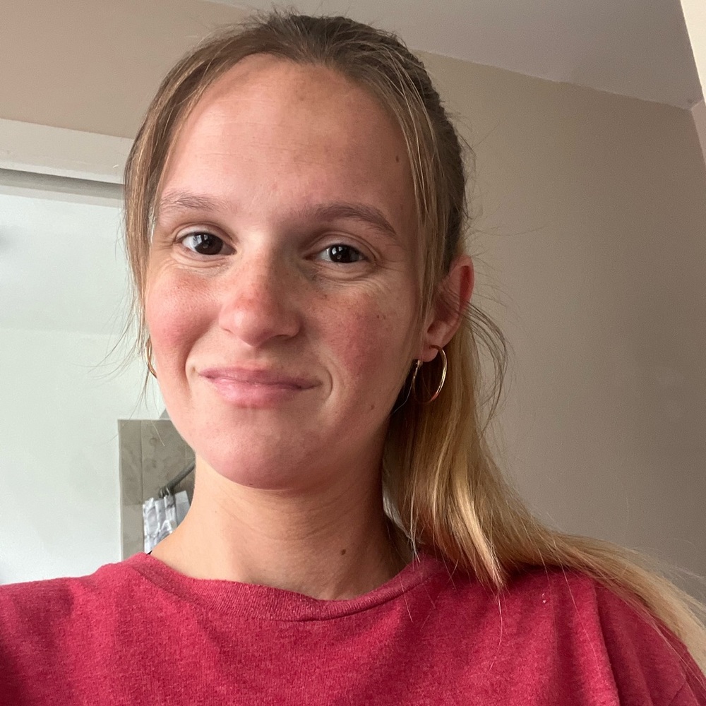 Meet your Posher, Alyssa